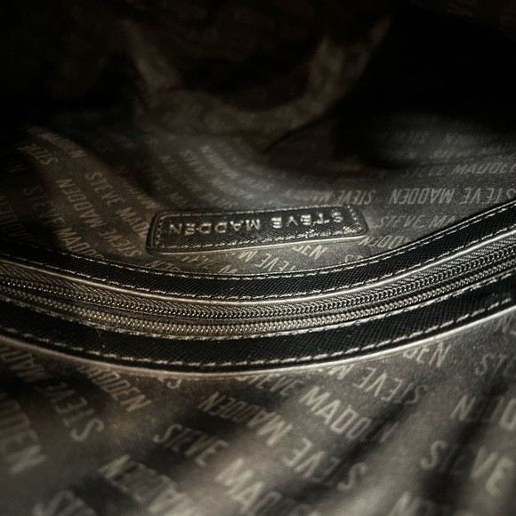 Steve Madden hand bag, black, new, a must have for your closet, lovely. - Picture 4 of 14